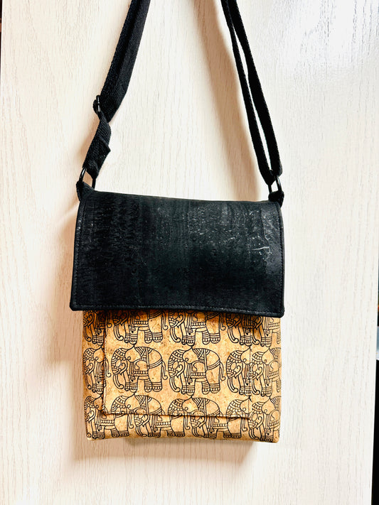 Black/Elephant Cork Craggan Messenger Bag